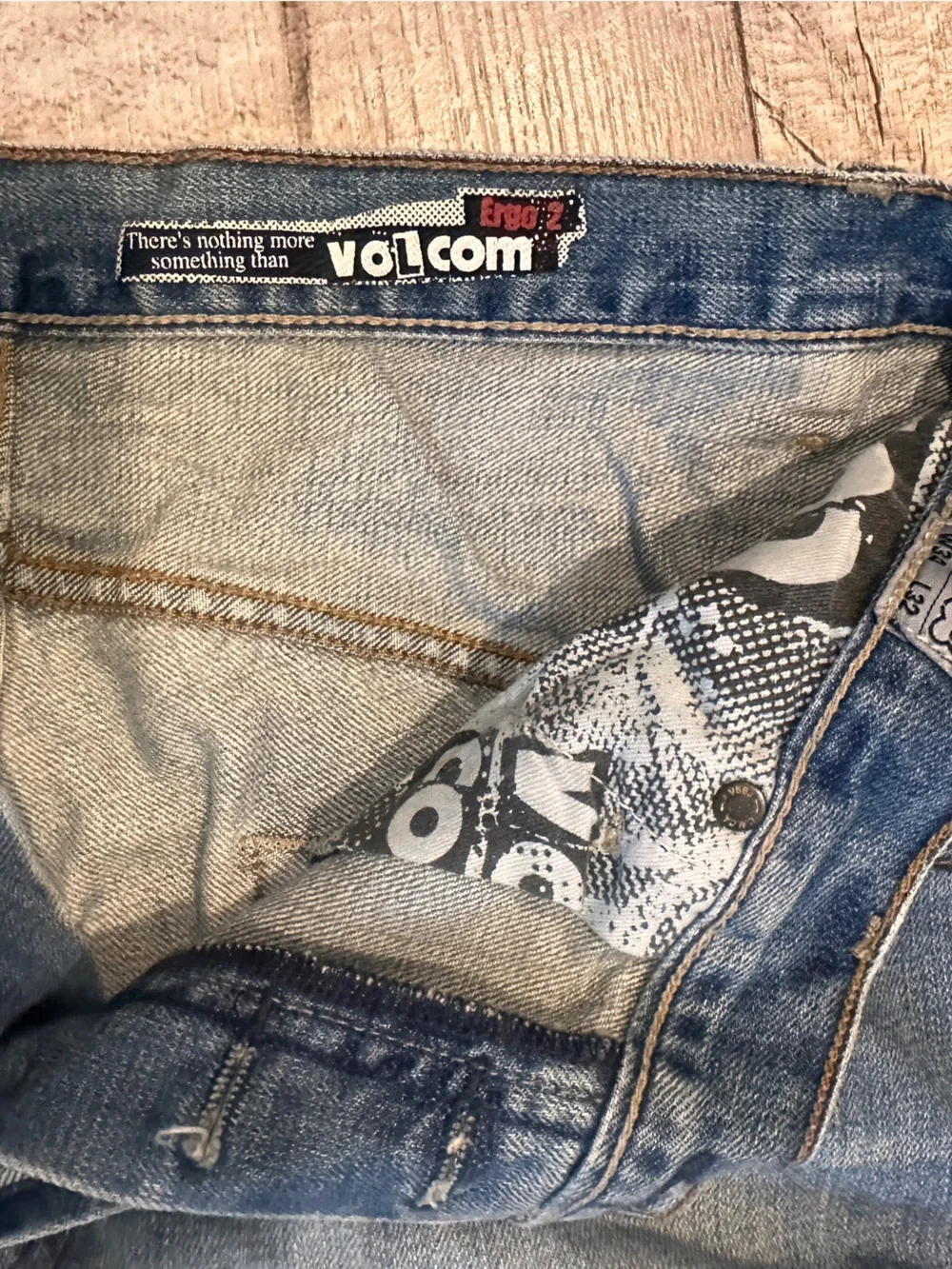 Early 2000s Volcom Men’s Wide Leg Jeans in Faded Blue Wash Ergo 2